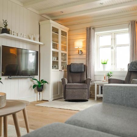 Lofoten Suite Apartments - Rostad Retro Rorbuer راين المظهر الخارجي الصورة