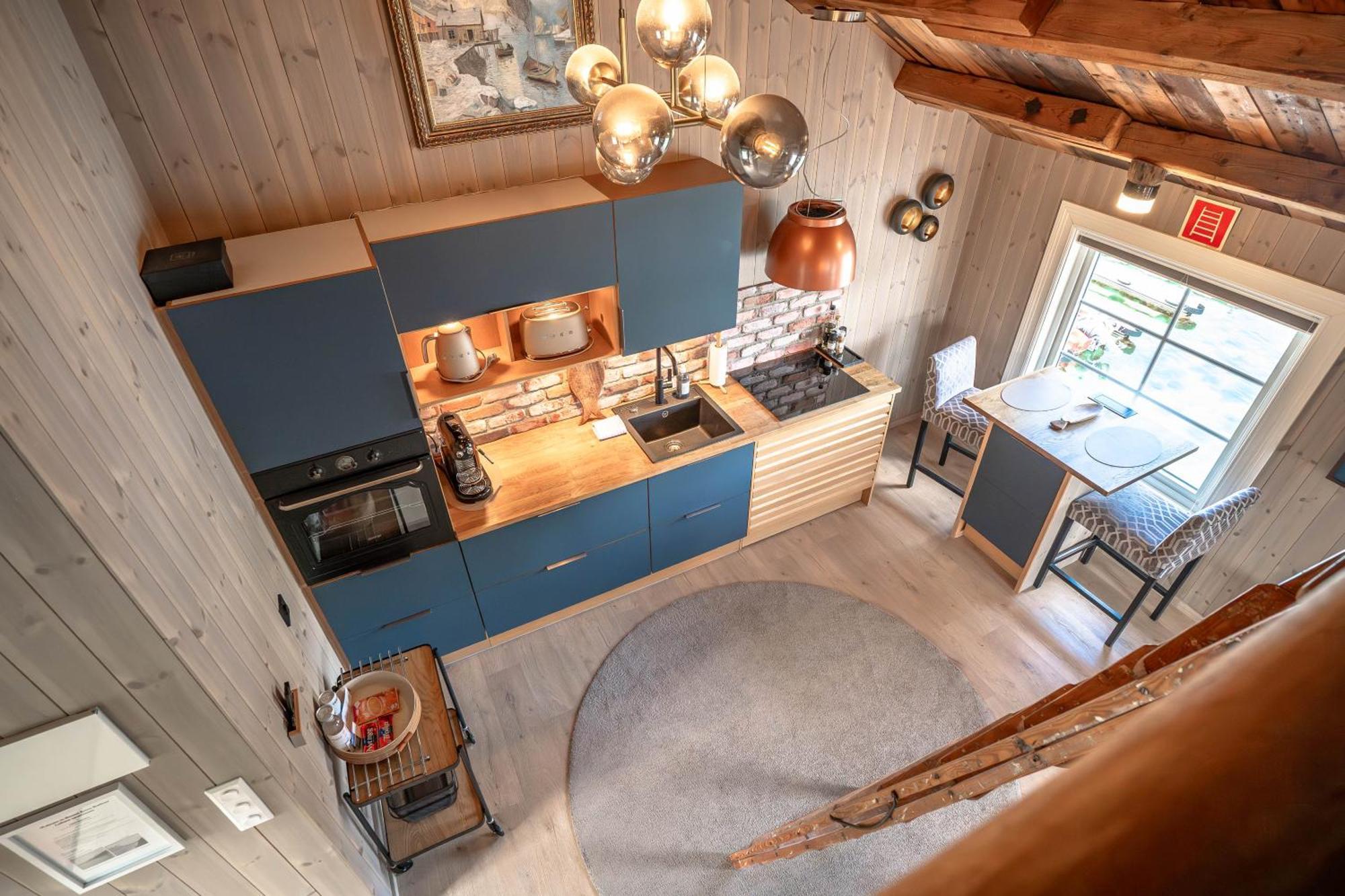 Lofoten Suite Apartments - Rostad Retro Rorbuer راين المظهر الخارجي الصورة